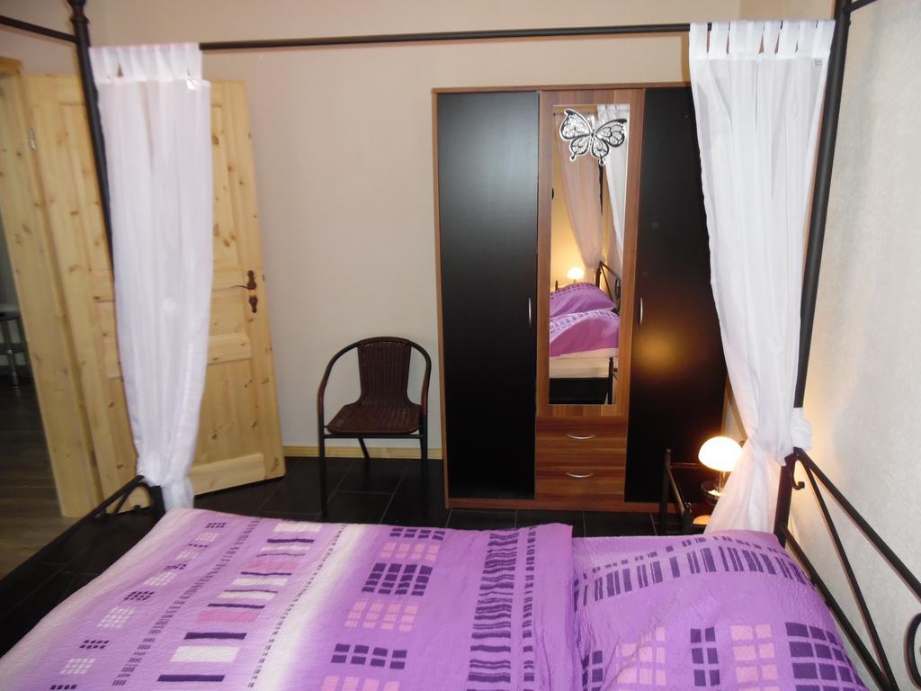 Ferienwohnung In Vino Veritas 노이마겐드론 외부 사진